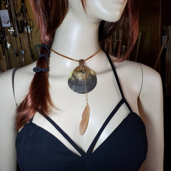 Shell Adjustable Necklace - Picture 4 of 8